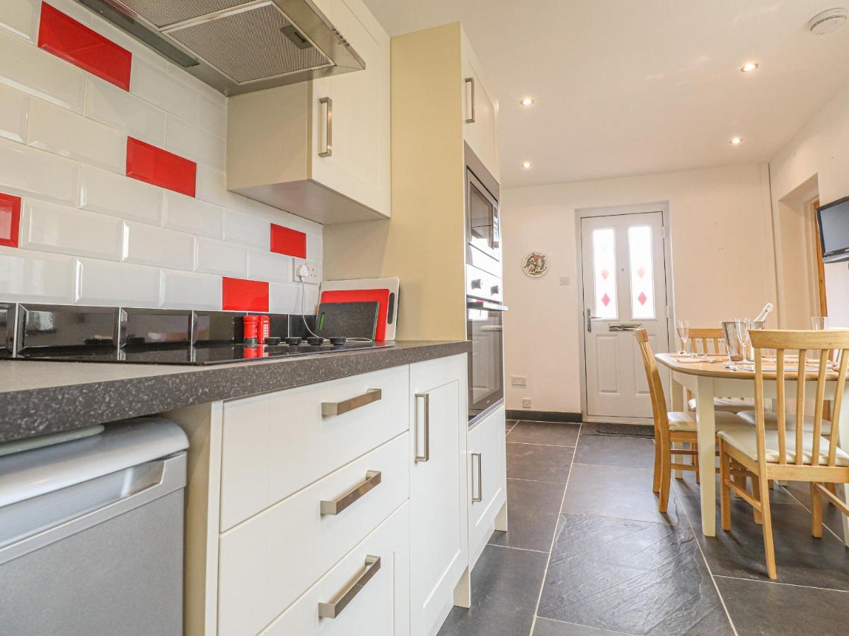 Y Bwthyn Villa Newport  Dış mekan fotoğraf